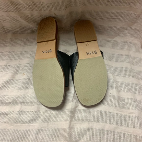 Black floor sandals - Picture 3 of 3